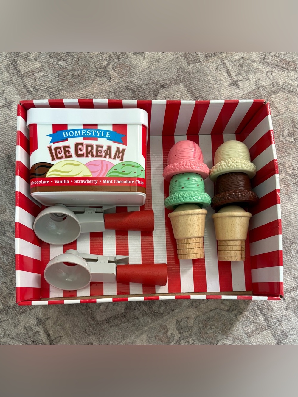 Melissa & Doug Ice Cream Scoop Set- Like New!